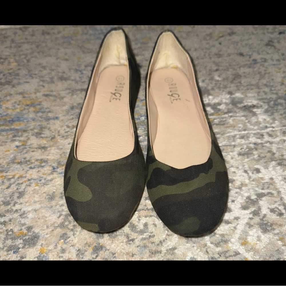 Used Camo Print Flats - Picture 2 of 2